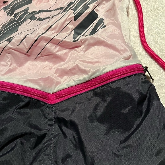 Under Armour Bag - Picture 7 of 8